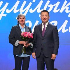 Женщин Павлодарской области наградили в канун 8 Марта