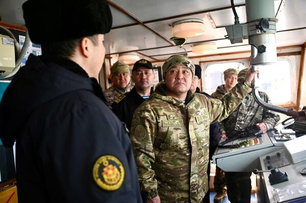 Боеготовность кораблей ВМС на Каспии проверил начальник Генштаба ВС Казахстана Боеготовность кораблей ВМС на Каспии проверил начальник Генштаба ВС Казахстана