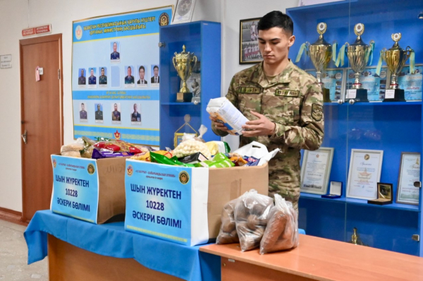 Военнослужащие оказали помощь нуждающимся в День благотворительности Военнослужащие оказали помощь нуждающимся в День благотворительности