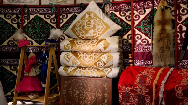 &laquo;Қара жорға&raquo; и традиции: как в школах Актюбинской области отметили &laquo;Наурызнама&raquo;