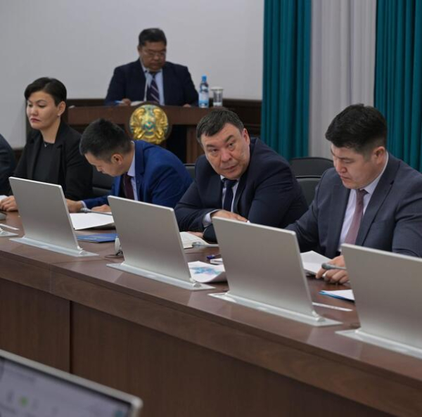 Аким области Асаин Байханов провел совещание по вопросам реализации проектов нового строительства, реконструкций и капитальных ремонтов