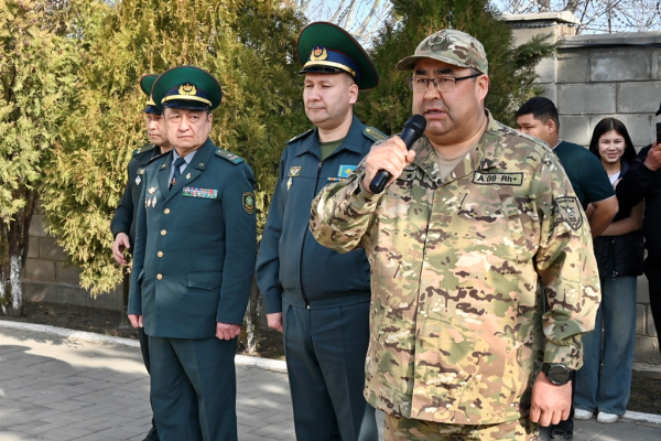 В Конаеве первую команду новобранцев отправили в Пограничную службу В Конаеве первую команду новобранцев отправили в Пограничную службу