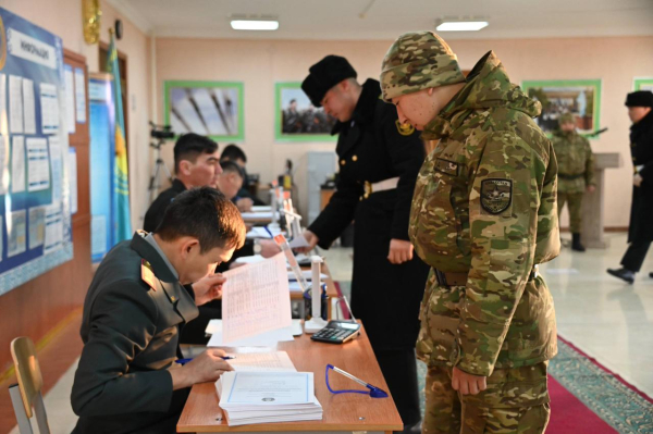 Более 2000 военнослужащих Актауского гарнизона проголосовали на референдуме Более 2000 военнослужащих Актауского гарнизона проголосовали на референдуме