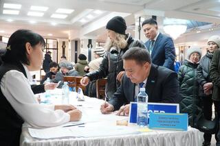 Аким Акмолинской области Марат Ахметжанов принял участие в республиканском референдуме