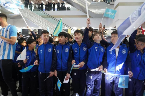 В ТРЦ Koksetau Mаll прошла презентация нового состава футбольной команды &laquo;Окжетпес&raquo;