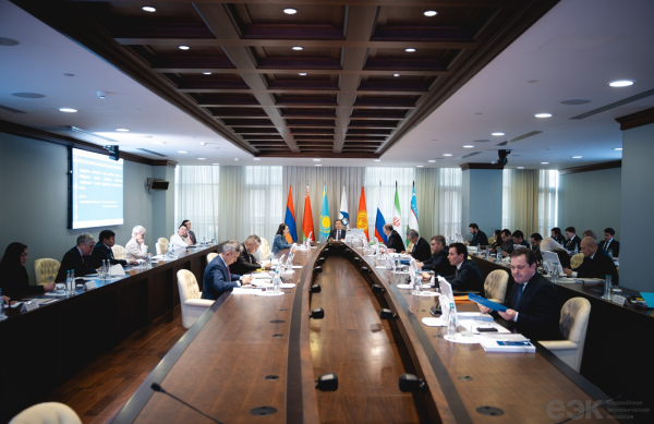 Перевозки в ЕАЭС: сроки выдачи спецразрешений сократят до 6 дней