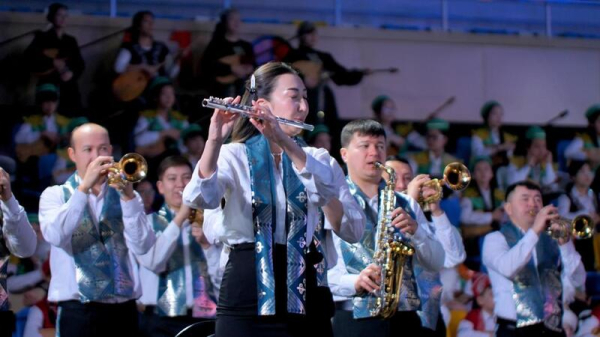 Кюй «Шернияз» и песня «Наурыз» прозвучали в исполнении 5 тысяч музыкантов в Астане Кюй «Шернияз» и песня «Наурыз» прозвучали в исполнении 5 тысяч музыкантов в Астане