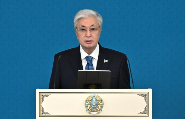 Токаев наградил паралимпийца Ербола Хамитова орденом "Барыс" ІІІ степени