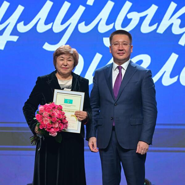 Женщин Павлодарской области наградили в канун 8 Марта