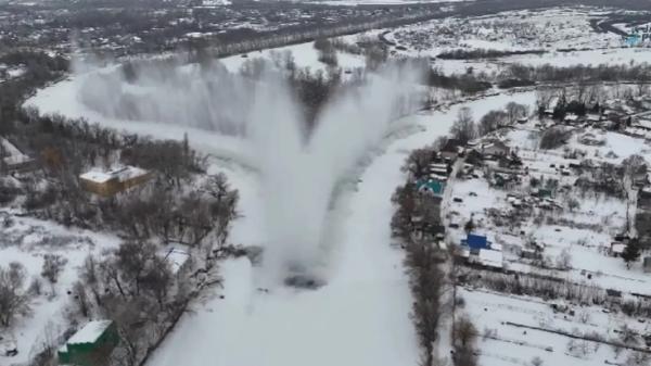 Лёд взорвали на главных реках Уральска и ЗКО
Лёд взорвали на главных реках Уральска и ЗКО