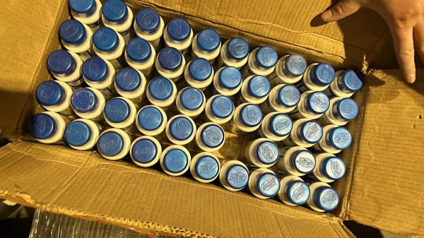 В аэропорту Алматы задержана крупная партия лекарств