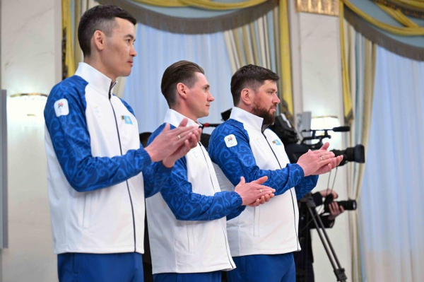 Токаев наградил паралимпийца Ербола Хамитова орденом "Барыс" ІІІ степени