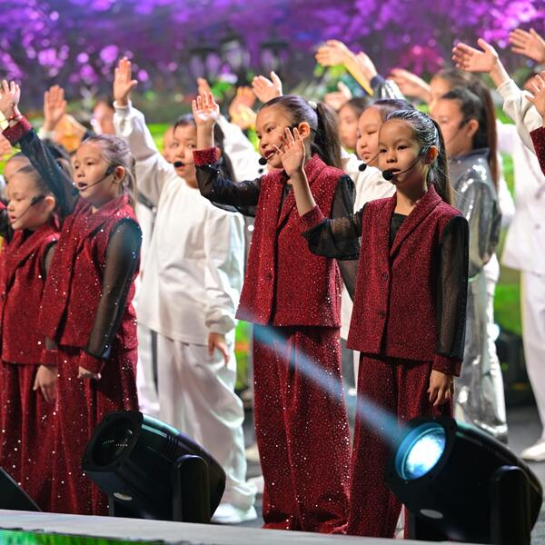 Женщин Павлодарской области наградили в канун 8 Марта