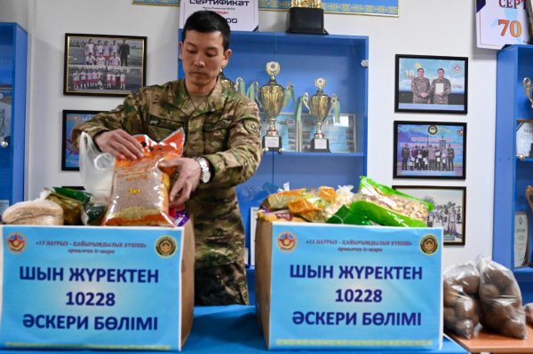 Военнослужащие оказали помощь нуждающимся в День благотворительности Военнослужащие оказали помощь нуждающимся в День благотворительности