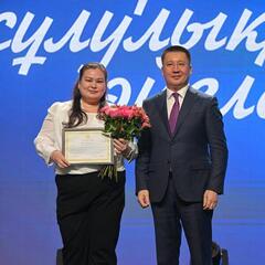 Женщин Павлодарской области наградили в канун 8 Марта