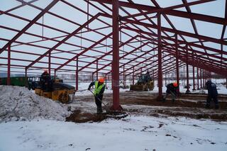 В Бурабайском районе ведется строительство крупной молочно-товарной фермы и завода по переработке молока