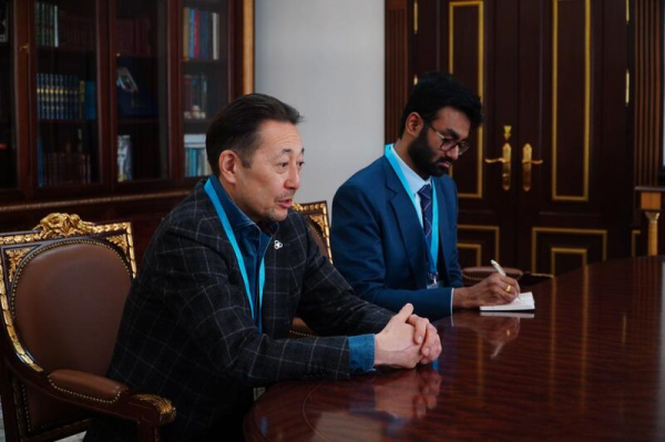 Марат Ахметжанов АӨСШК халықаралық бақылаушыларымен кездесті