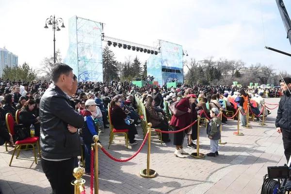 Праздничные гуляния в честь Наурыза проходят в Алматы