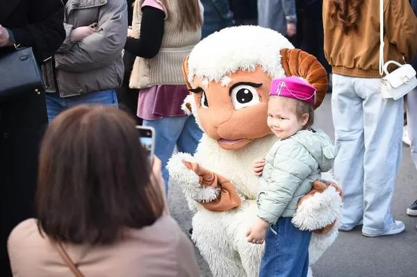 Праздничные гуляния в честь Наурыза проходят в Алматы