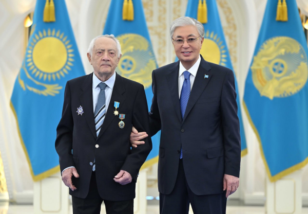 Ерванд Ильинский удостоен звания &laquo;Қазақстанның Еңбек Ері&raquo;