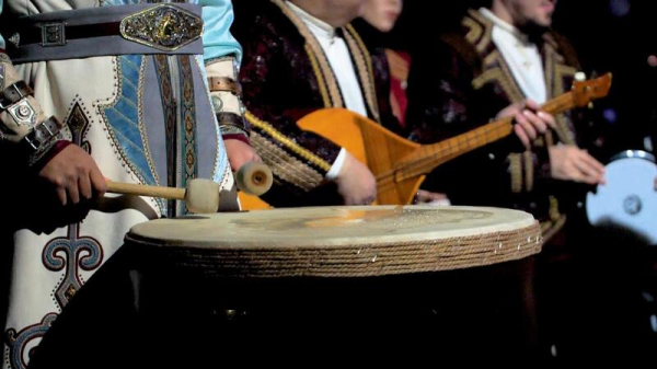 Кюй «Шернияз» и песня «Наурыз» прозвучали в исполнении 5 тысяч музыкантов в Астане Кюй «Шернияз» и песня «Наурыз» прозвучали в исполнении 5 тысяч музыкантов в Астане