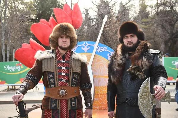 Праздничные гуляния в честь Наурыза проходят в Алматы