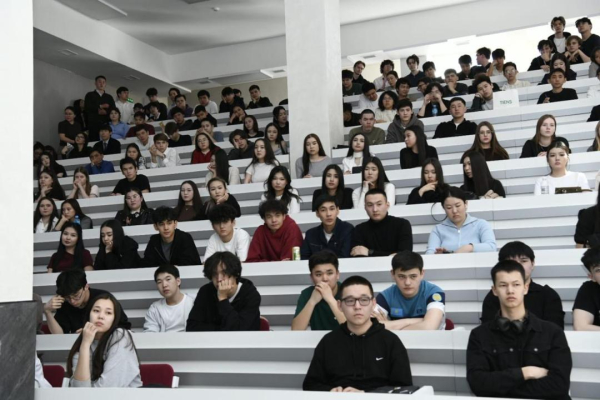 Дропперы и дипфейки: в Астане студентам рассказали о новых киберугрозах Дропперы и дипфейки: в Астане студентам рассказали о новых киберугрозах