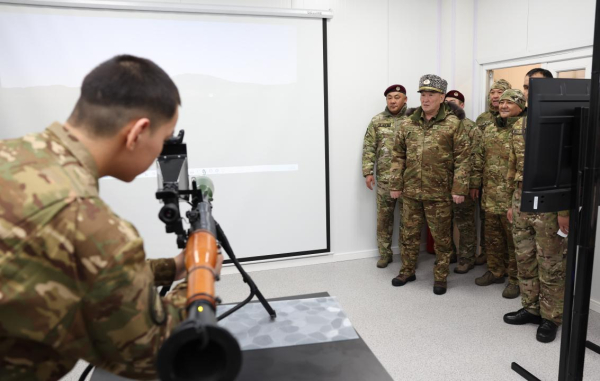 Министр обороны проинспектировал воинские части ССО в Астане