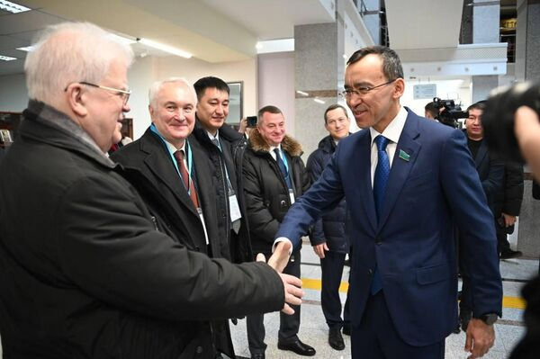 Наблюдатели от СНГ и ОДКБ проводят мониторинг на референдуме в Казахстане