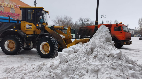 Снег в Астане: за ночь из города вывезли более 63 тысяч кубометров