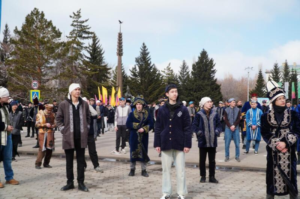 Рекордное число танцоров исполнили қара жорға в г. Кокшетау Рекордное число танцоров исполнили қара жорға в г. Кокшетау