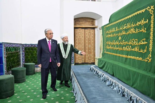 Культурная миссия: Токаев посетил Туркестанскую область Культурная миссия: Токаев посетил Туркестанскую область