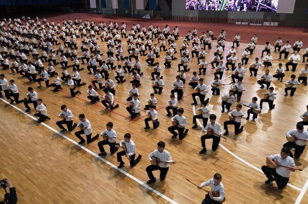 Полмиллиона детей одновременно исполнили кюй в школах и колледжах Казахстана