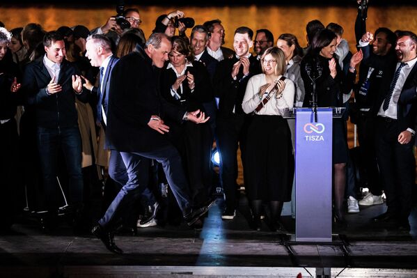 Падший ангел и лягушка с приветом: забавные фотоновости со всего света