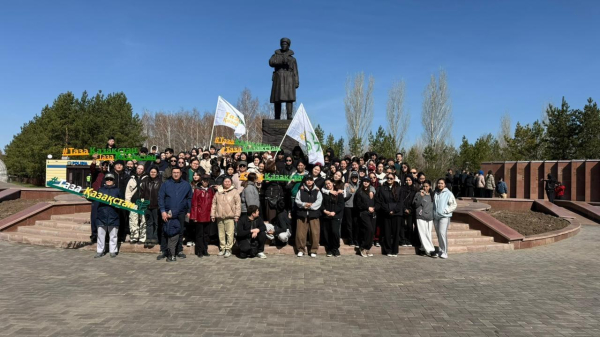 &laquo;Таза аула&raquo;: 40 тысяч человек вышли на уборку столицы