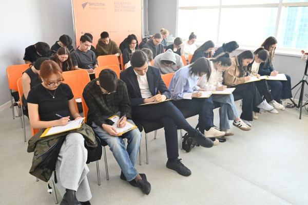 Тотальный диктант написали в Астане