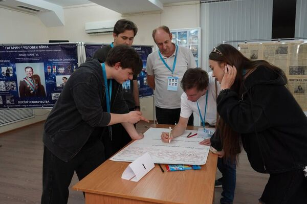 Региональная молодежная конференция российских соотечественников проходит в Астане