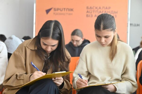 Тотальный диктант написали в Астане