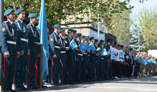 «Армия — школа жизни»: в Шымкенте проводили новобранцев «Армия — школа жизни»: в Шымкенте проводили новобранцев