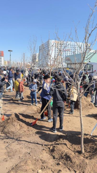 &laquo;Таза аула&raquo;: 40 тысяч человек вышли на уборку столицы