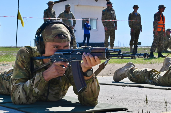 В Конаеве прошёл чемпионат по военно-прикладному пятиборью среди военнослужащих ДШВ