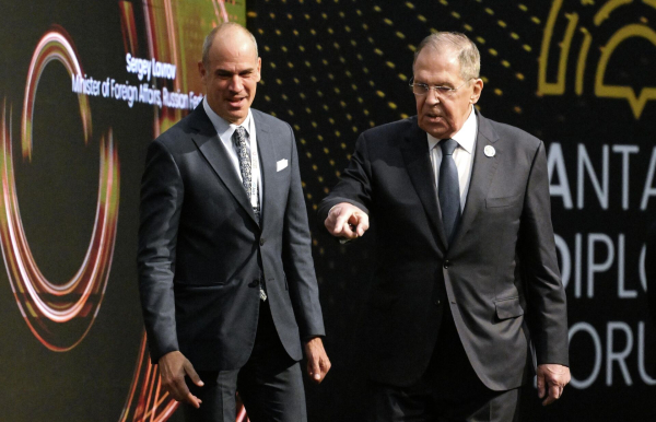 Вопрос возобновления переговоров по Украине пока не в приоритете, заявил глава МИД России 