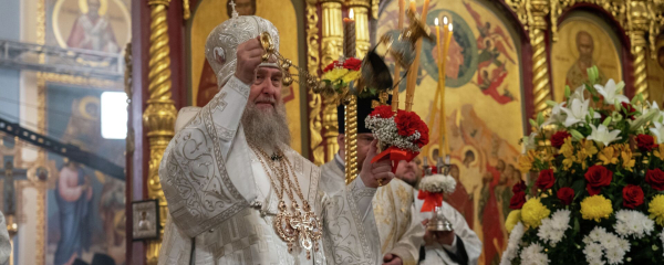 Пасхальная служба состоялась в Вознесенском соборе в Алматы