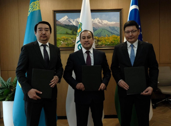 Казахстан подписал соглашение о сотрудничестве с четырьмя узбекскими банками  