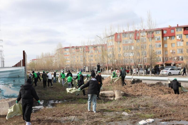 Тысяча горожан поддержала акцию &laquo;Таза Қазақстан&raquo; на масштабном экоплоггинге в Косшы