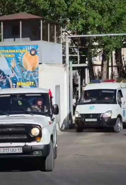 Военные Казахстана отработали управление техникой в полевых условиях