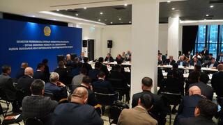 Серик Жумангарин обсудил с фермерами Акмолинской области развитие животноводства и переработки сельхозпродукции Серик Жумангарин обсудил с фермерами Акмолинской области развитие животноводства и переработки сельхозпродукции