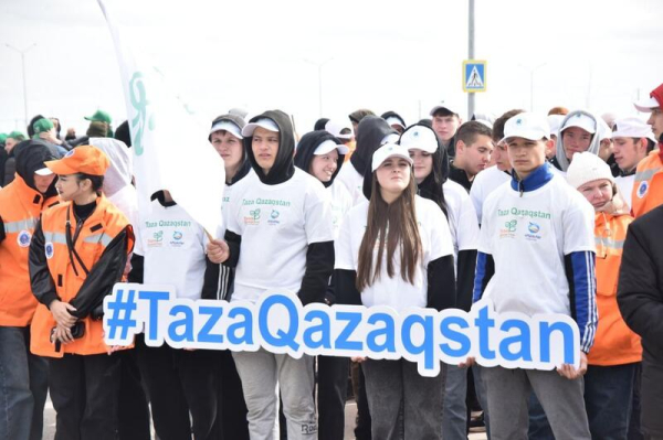Тысяча горожан поддержала акцию &laquo;Таза Қазақстан&raquo; на масштабном экоплоггинге в Косшы