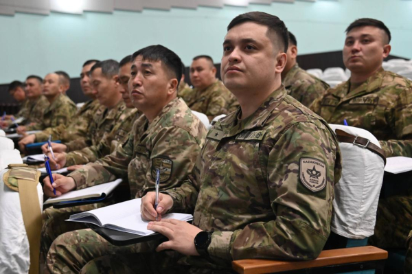 Заместитель министра обороны определил приоритеты воспитательной работы в Гвардейском гарнизоне Заместитель министра обороны определил приоритеты воспитательной работы в Гвардейском гарнизоне