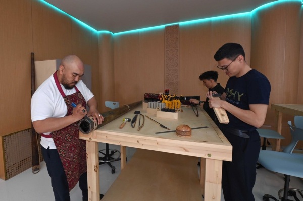 Аида Балаева объяснила значение визита Токаева в Фонд креативных индустрий